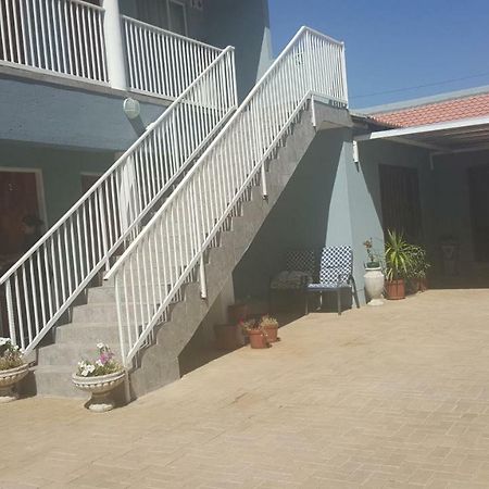 Silver Rest Guesthouse Mafikeng Exterior foto