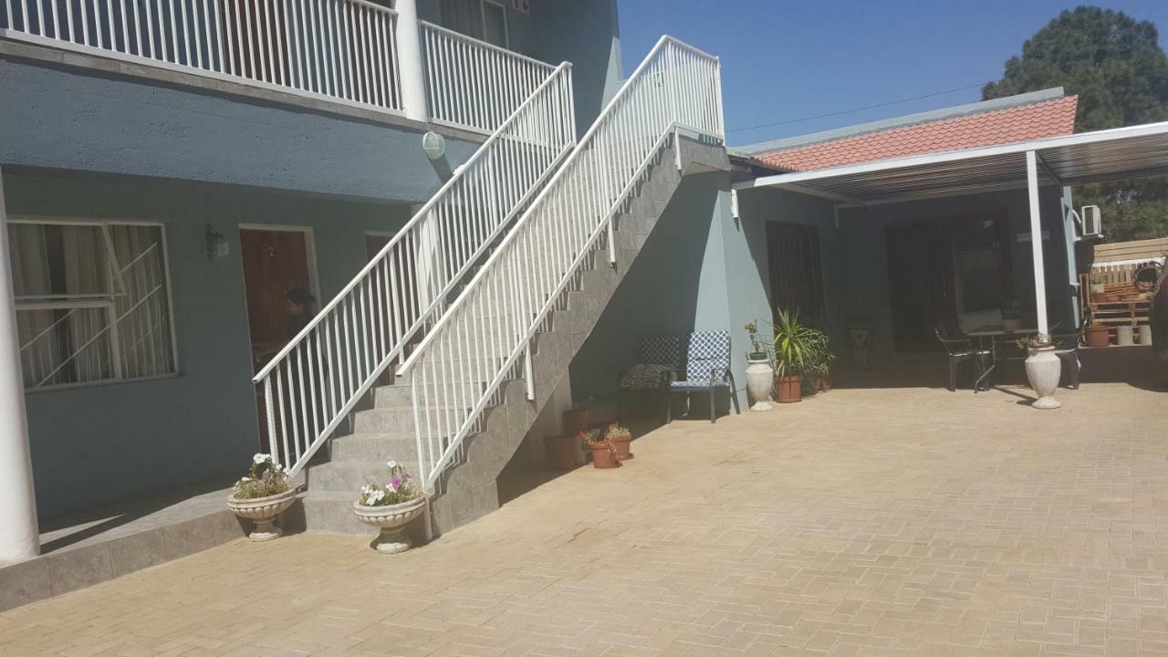 Silver Rest Guesthouse Mafikeng Exterior foto